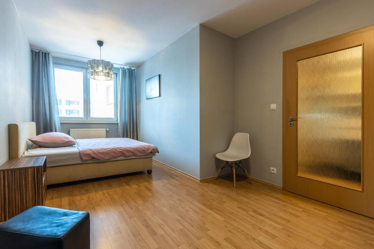 Apartman V Aleji Bratislava Ngoại thất bức ảnh