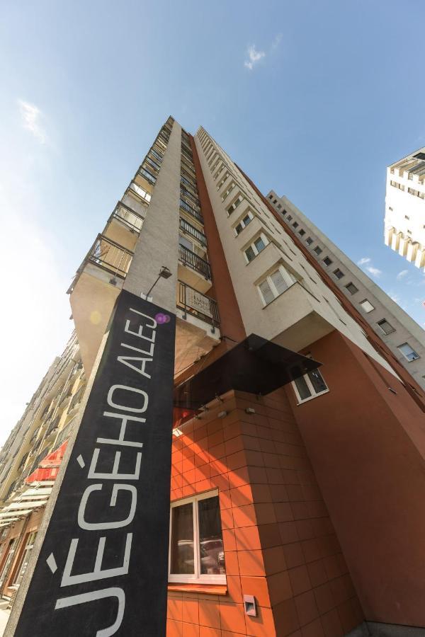 Apartman V Aleji Bratislava Ngoại thất bức ảnh
